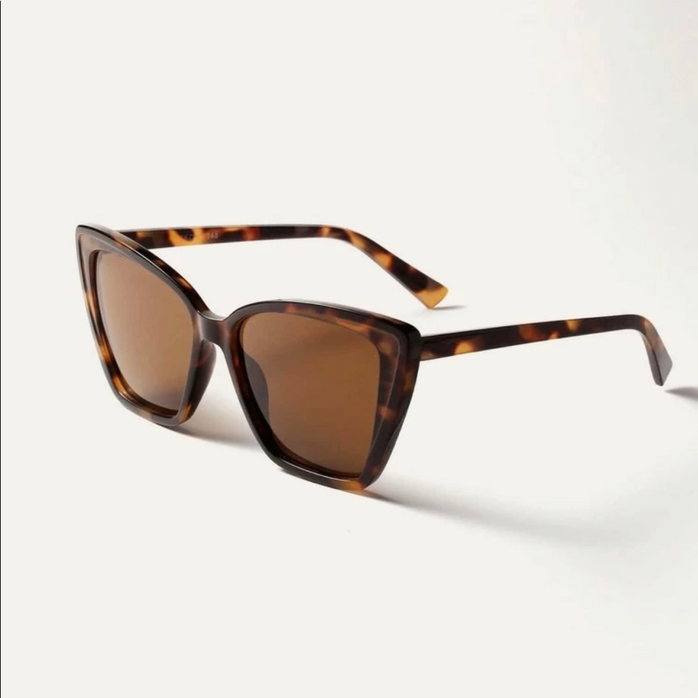Lola Tortoise Woman’s Polarized Sunglasses